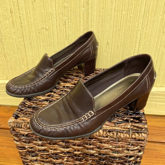 Liz Claiborne Flex loafers. - Picture 1 of 6